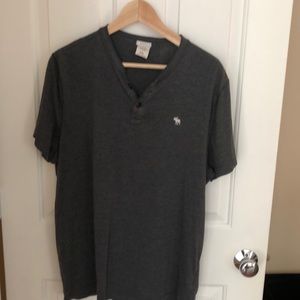 Men’s A&F Henley Tee